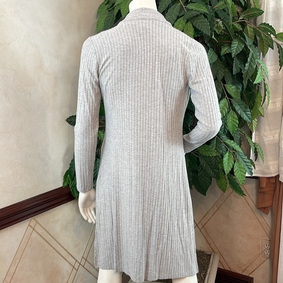 WHBM HEATHER GRAY RIBBED MOCK NECK TOP & DUSTER - Picture 6 of 16